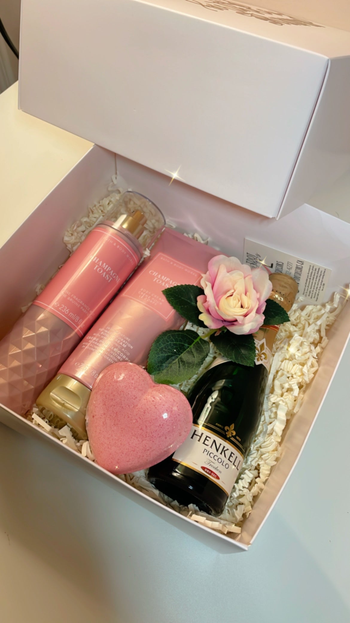Champagne Toast Gift Box – Giftsofthesix